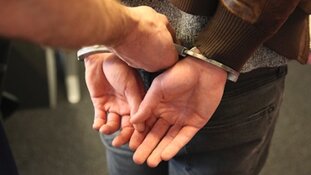 Man aangehouden voor afsteken molotovcocktail