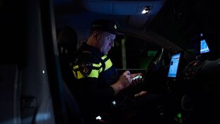 Oplettende getuige wijst politie naar vuurwapen