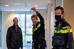 Politieteam Markdal heeft sleutels nieuwe politiebureau in ontvangst genomen