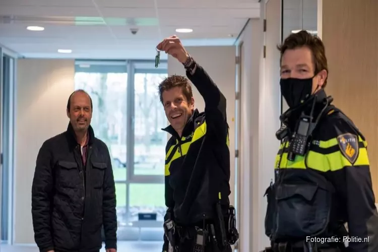 Politieteam Markdal heeft sleutels nieuwe politiebureau in ontvangst genomen