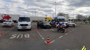 Politie controleert binnenkomend verkeer en verricht drie aanhoudingen