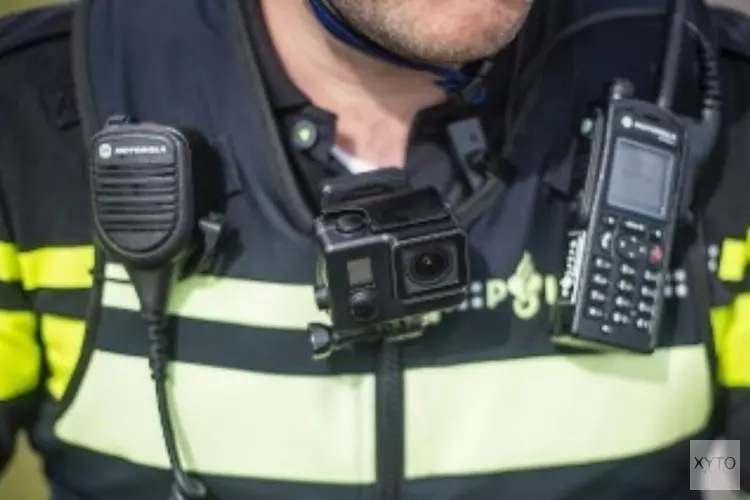 Agent in gezicht gespuugd tijdens sussen ruzie