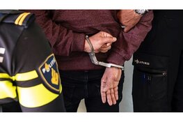 Jongen heeft drugs op zak en gaat er vandoor voor politie