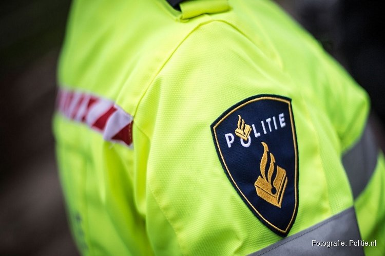 Scooterrijder mishandelt agent