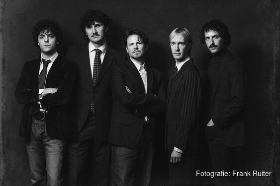 The Young Analogues spelen 'Best of The Beatles '62 - '65' in Mezz Breda
