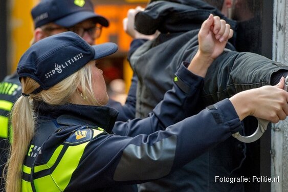 Politie houdt twee verdachten aan na ramkraak bij juwelier in Breda